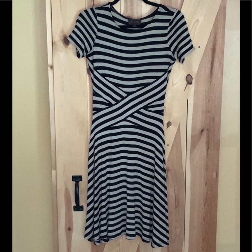 Trulli Short Sleeve Dress (Size M)
